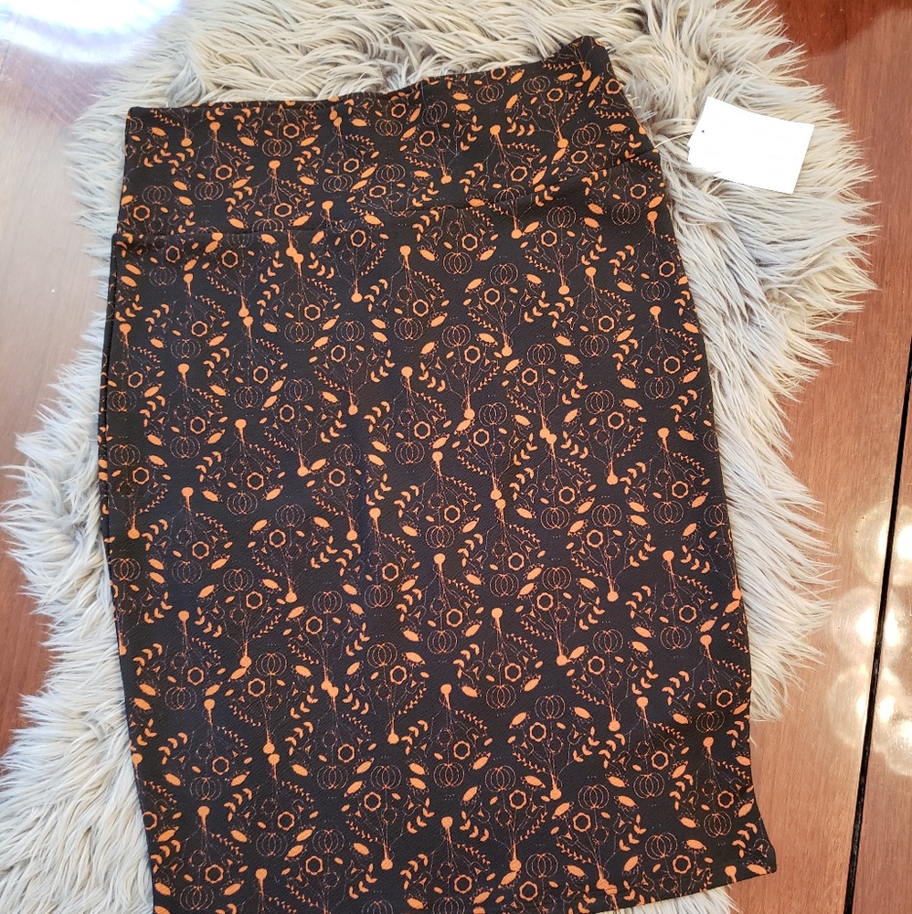 NWT Lularoe large cassie skirt